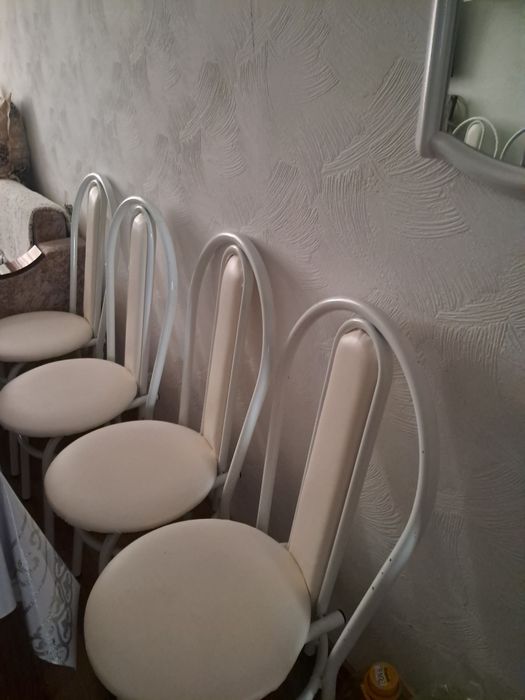 Стулья продам б/у. Железные. Серого цвета