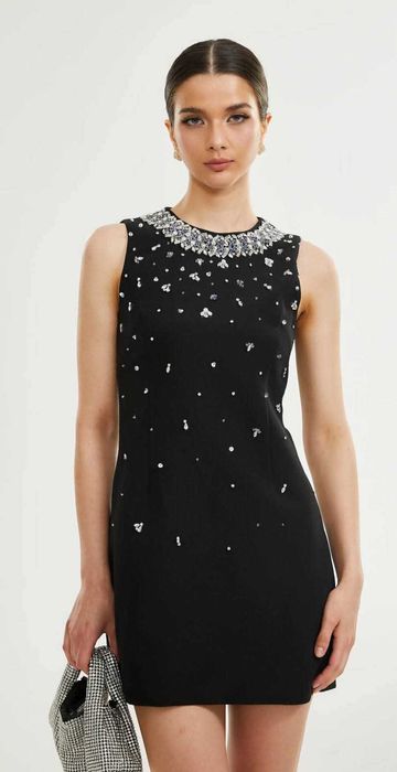 Черна рокля с кристали