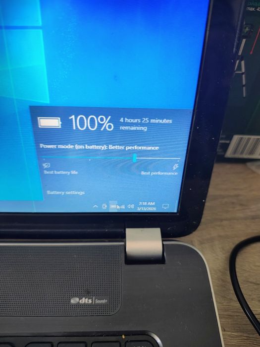 Vând laptop HP Pavilion  17 - bs0xx - AMD E1- 4gb RAM - 180ssd -