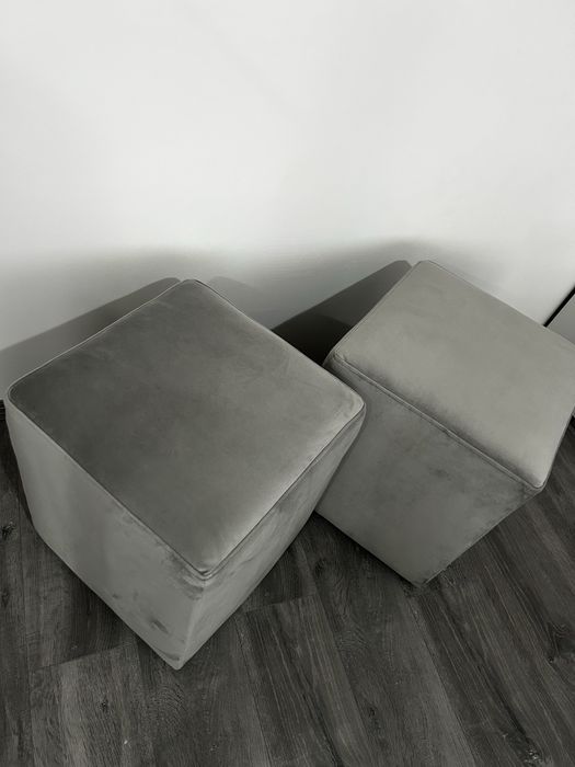 Vand 2 tabureti noi catifea