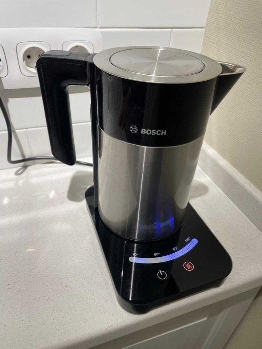 Электрочайник Bosch TWK 7203