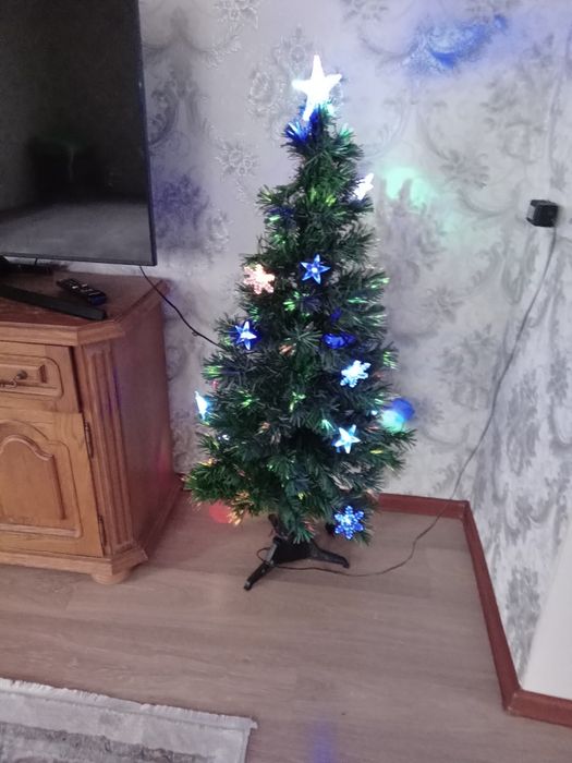 Продам новогодную ёлку