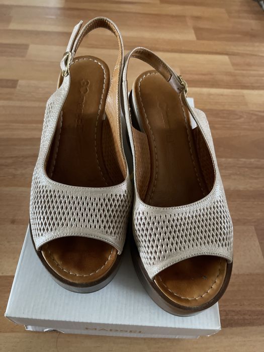 Сандалии женские