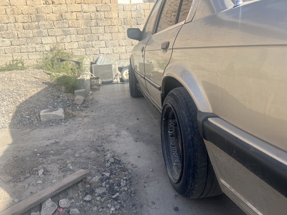 BMW e30