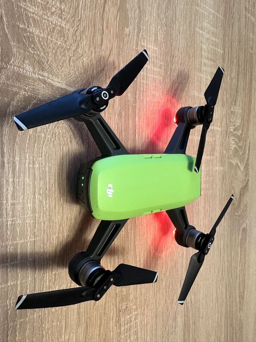 Drona DJI Spark  WiFi 2.4 GHz Camera 12MP 1080p GPS  3 Baterii