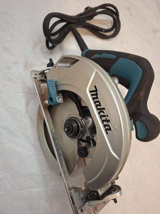 Circular Makita hs 7601