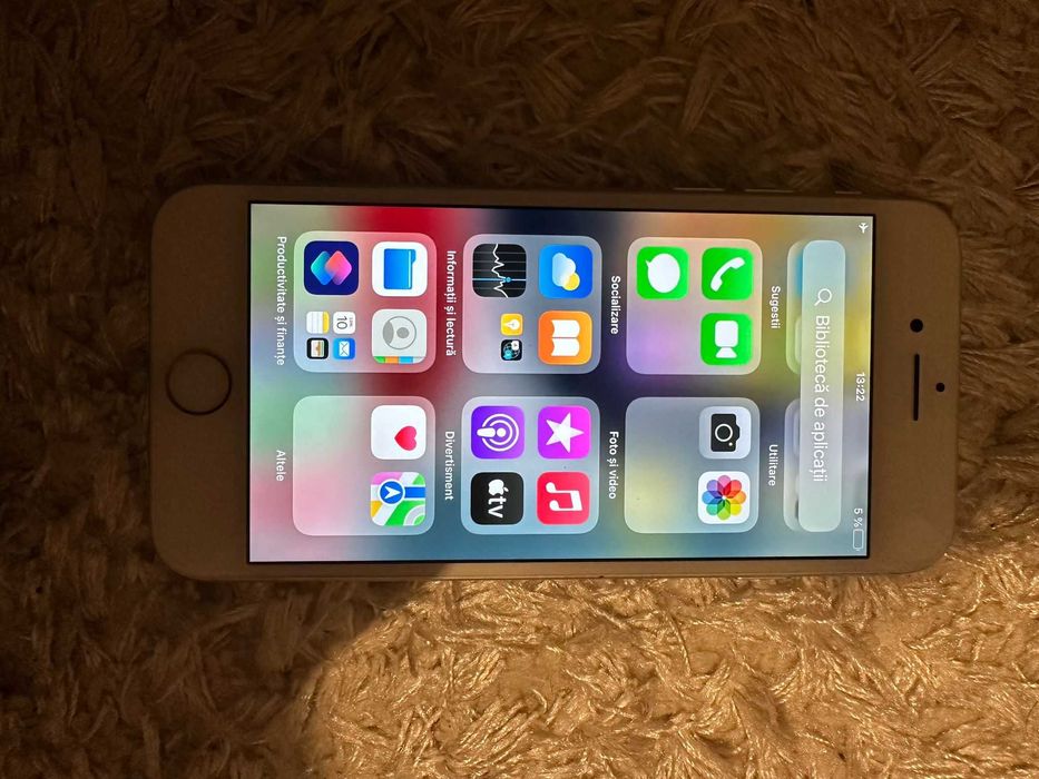 Iphone 7 Alb sau Negru  100% baterie Liber de retea