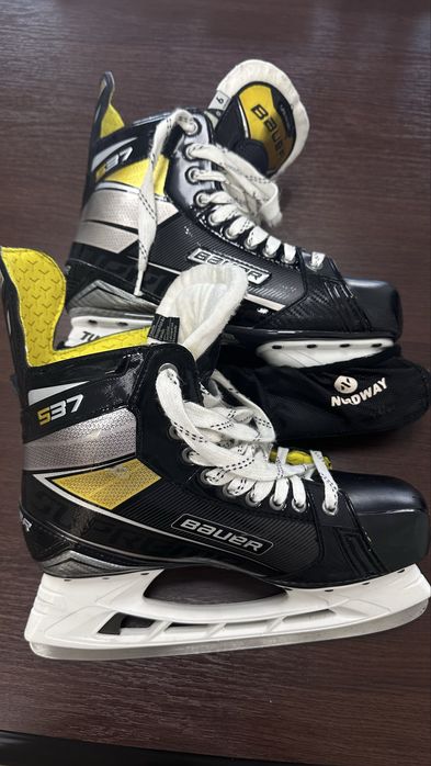 Коньки хоккейные