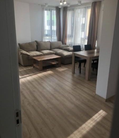 Тристаен обзаведен апартамент в кв. студентски град