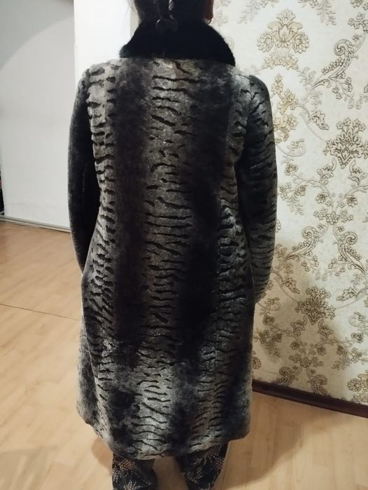 Женская шуба мутон