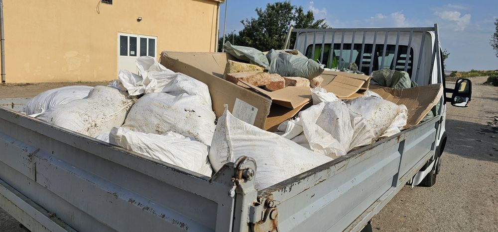 Транспорт със Самосвал и Хамалски услуги  (0.79€ на км)