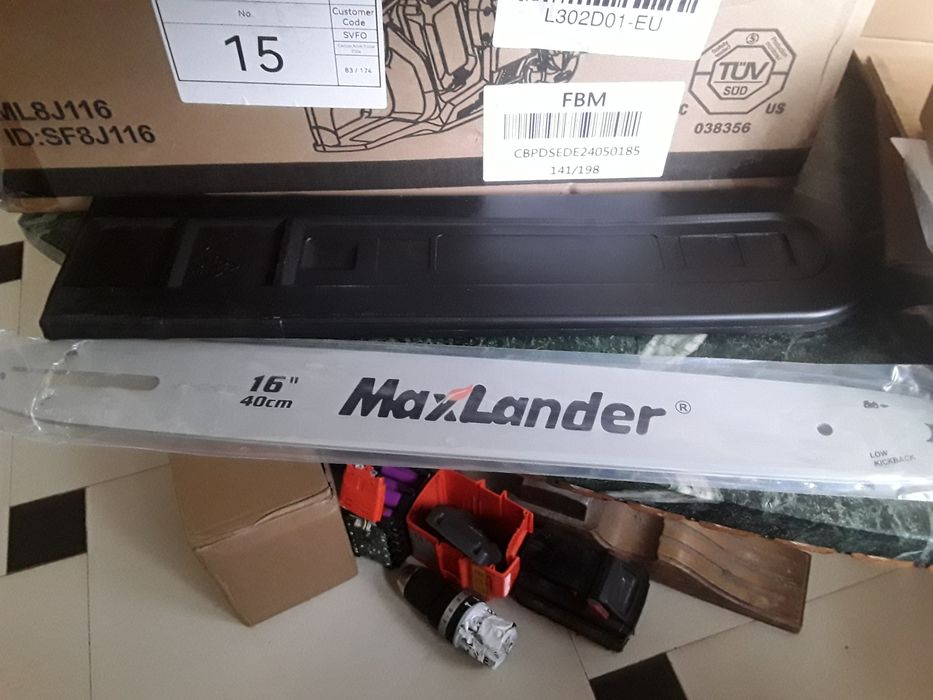 Vînd drujba BRUSHLESS-nouă pe baterie,lamă 40cm cu încărcător în colet