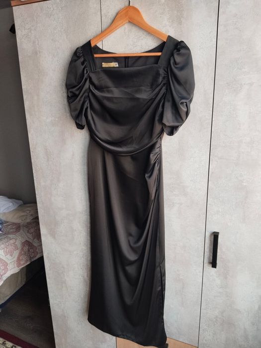 Продам платье черное