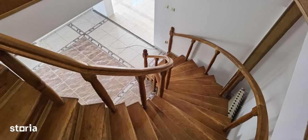 Casa S+P+1, pretabil si pentru birouri + Graj/Service auto in curte