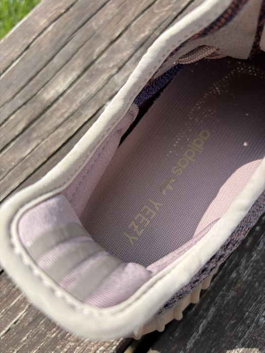 Senakers Adisas Yeezy 350 - marimea 6 US (echivalent 37,5 - 38 EU)