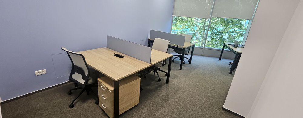 Executa lucrări de montaj mobilier