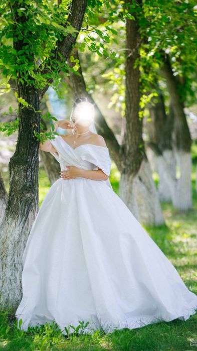 Продам свадебное платье цена 300000