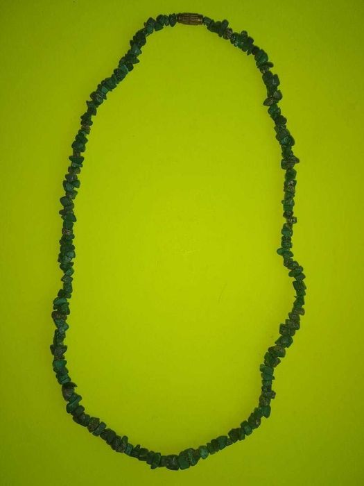 В подарок - бусы из камня МАЛАХИТ