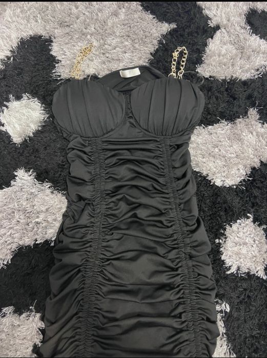 Rochie mulata cu bretele aurii