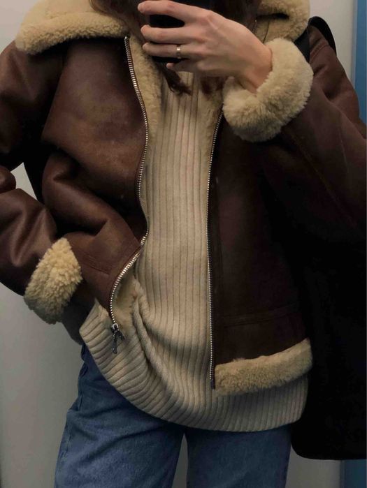 Продам демисезонную дубленку Мango