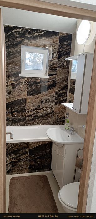 APARTAMENT de închiriat