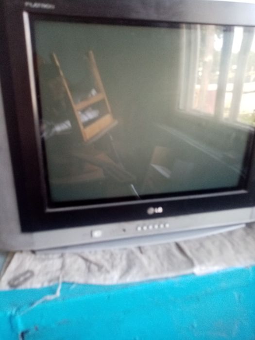 Продам телевизор