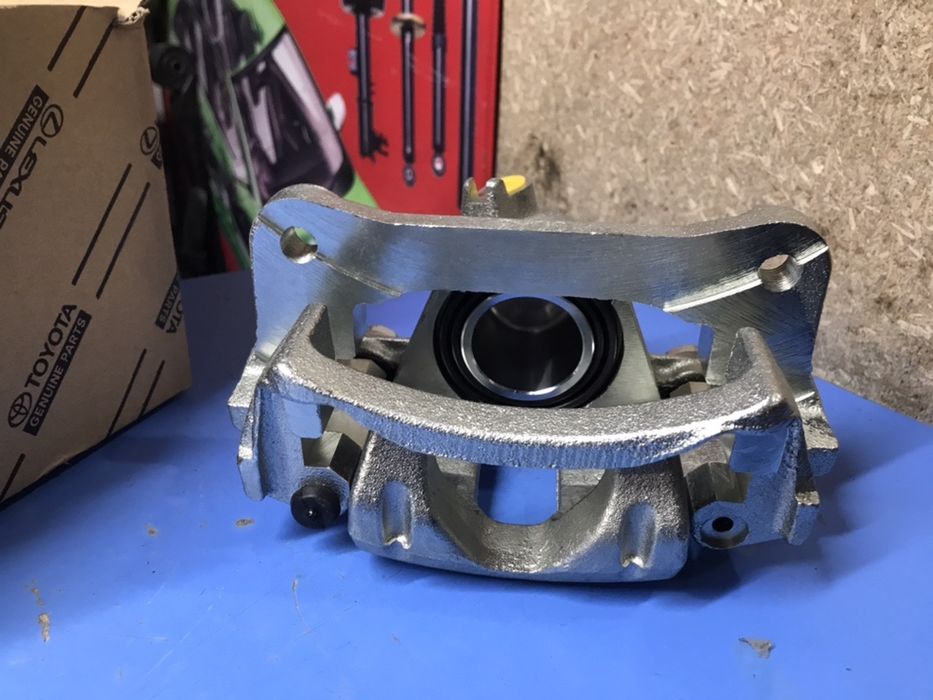 Тормозной суппорт на Toyota Mitsubishi
