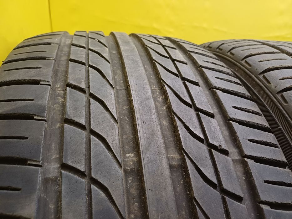 Шины 245/40 R18 Yokohama пара.