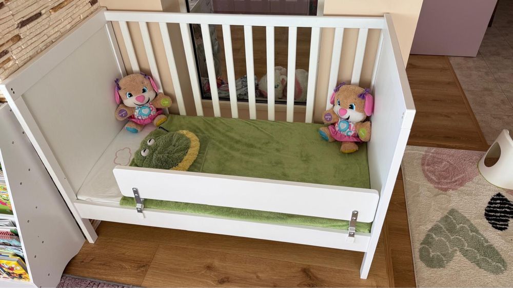 Бебешка кошара Икеа + матрак от пяна с калъф + спален комплект 2 бр.