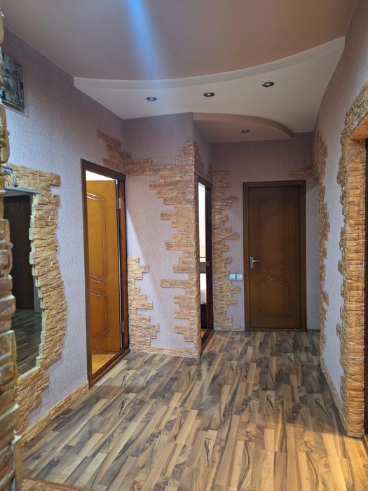 Куйлюк 5 3комнатная на 3м этаже 5этажного дома