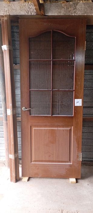 Двери межкомнатные б/у.
