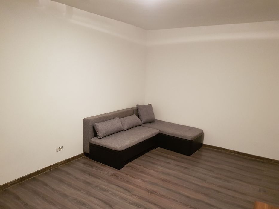 Apartament cu 2 Camere Zona centrala . Langa Scoala 10