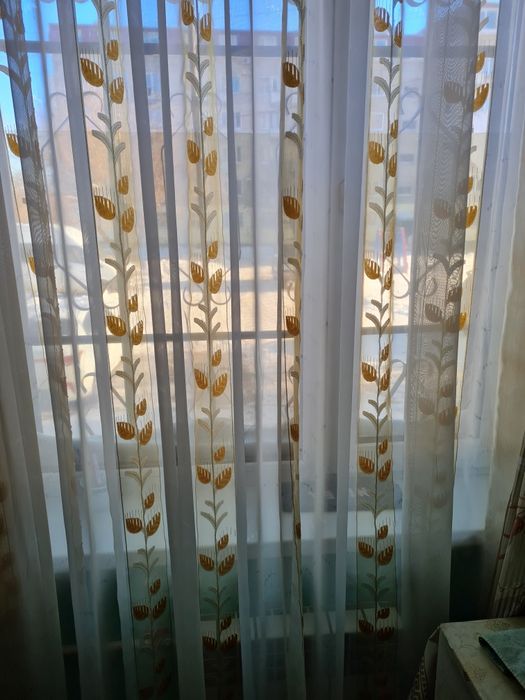 Продам шторы на окно