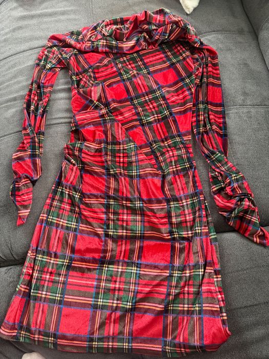 Красива рокля в зимни цветове