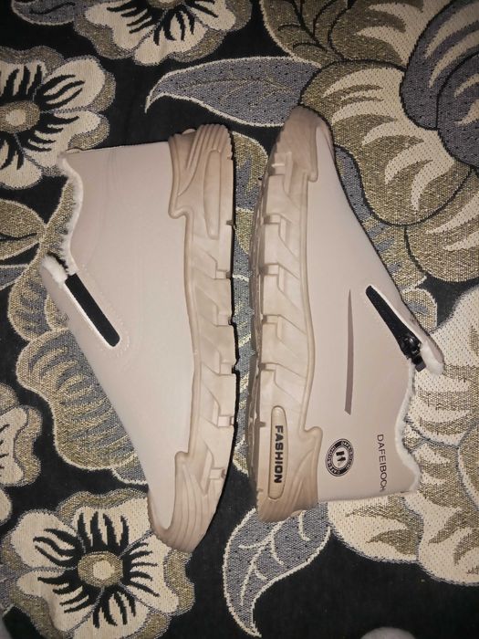 Ботинка зимний новая