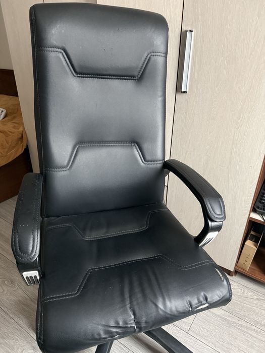 ПРОДАМ Офисное кресло