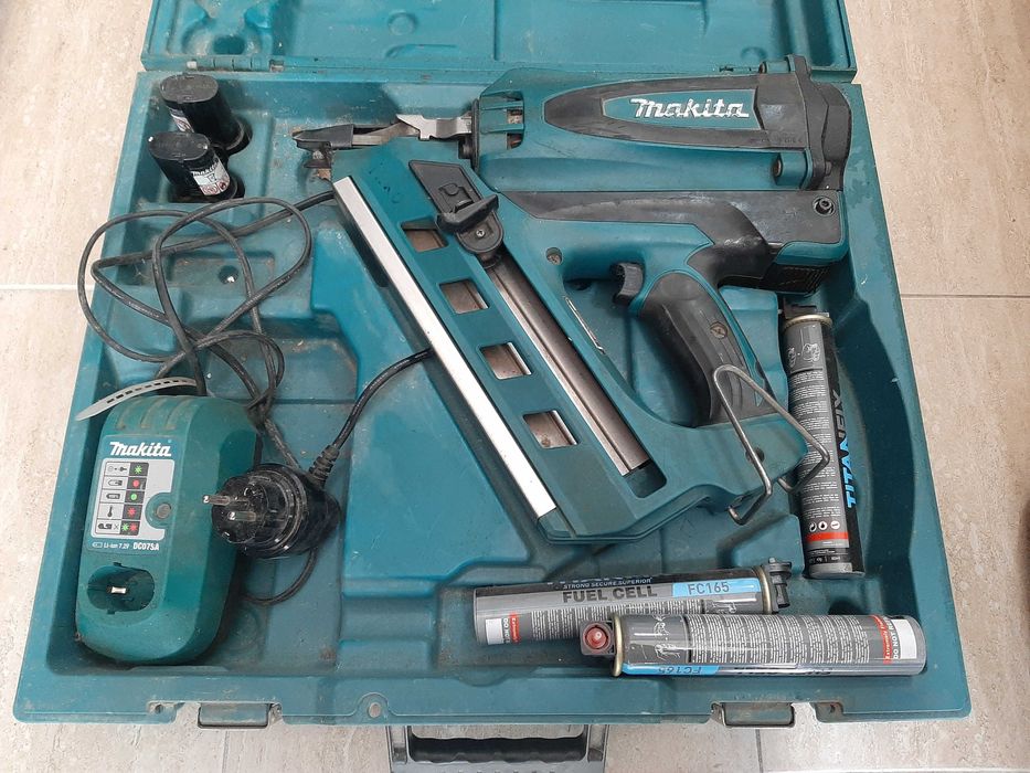 Makita GN900 Такер за Пирони