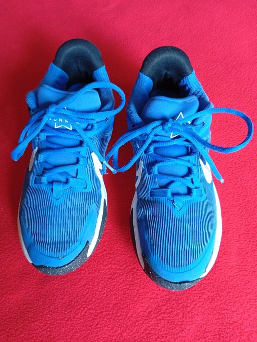 Nike маратонки номер 36,5