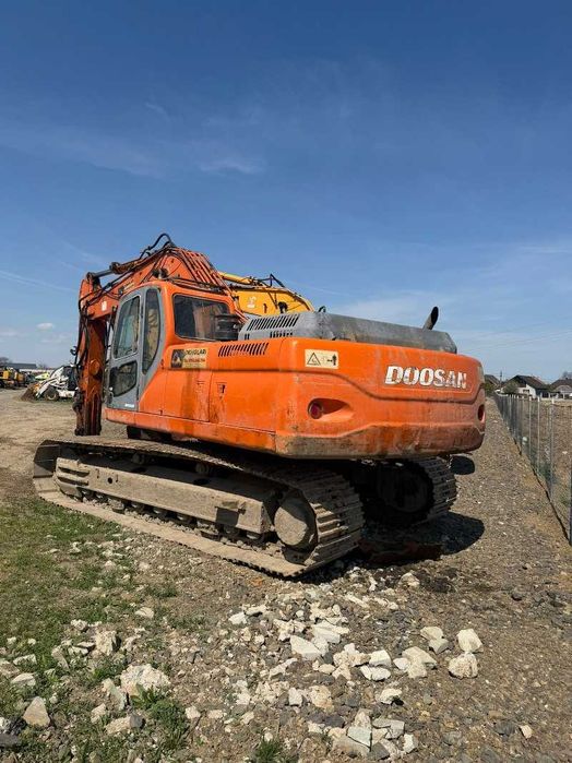 Brat excavator pe senile Doosan DX 300 LC piese