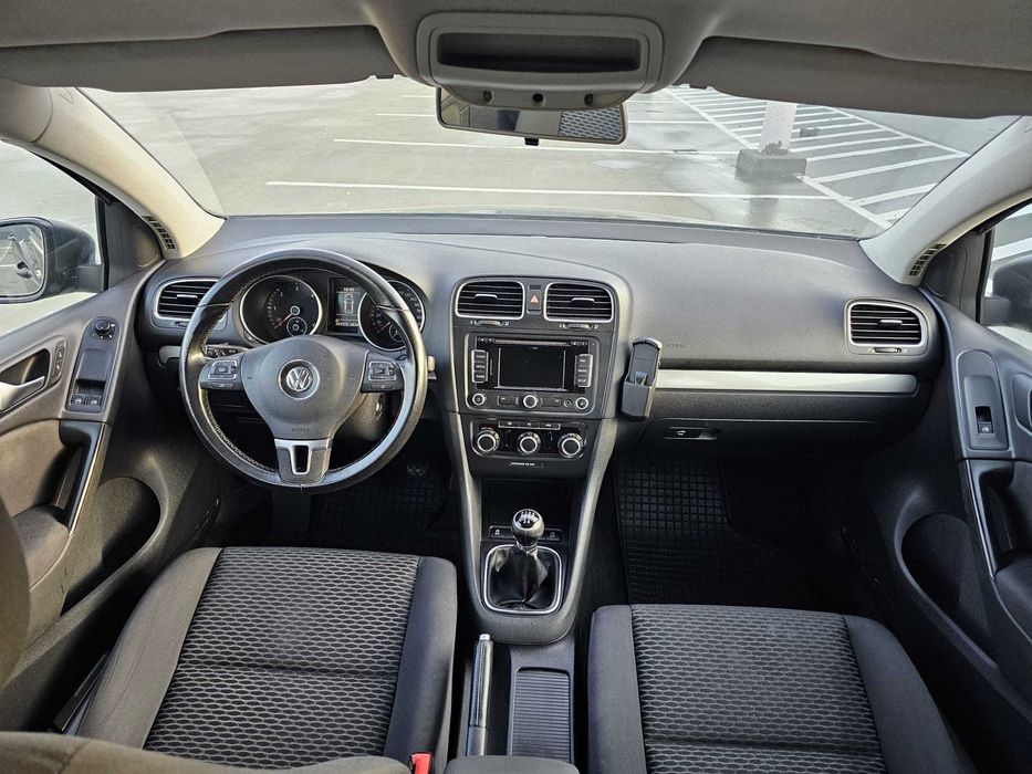 Vând autoturism Volkswagen Golf 6 An fabricație 2011