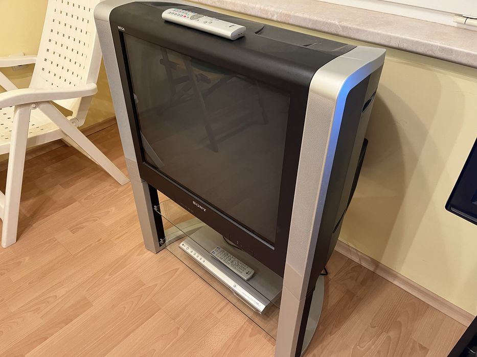 Sony WEGA с интегрирана стойка, модел: KV-29XL70K Trinitron