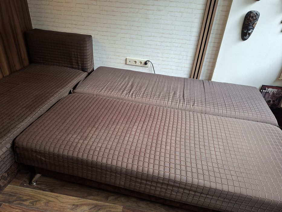 Диван четириместен разтегателен с лежанка и повдигащ се механизъм