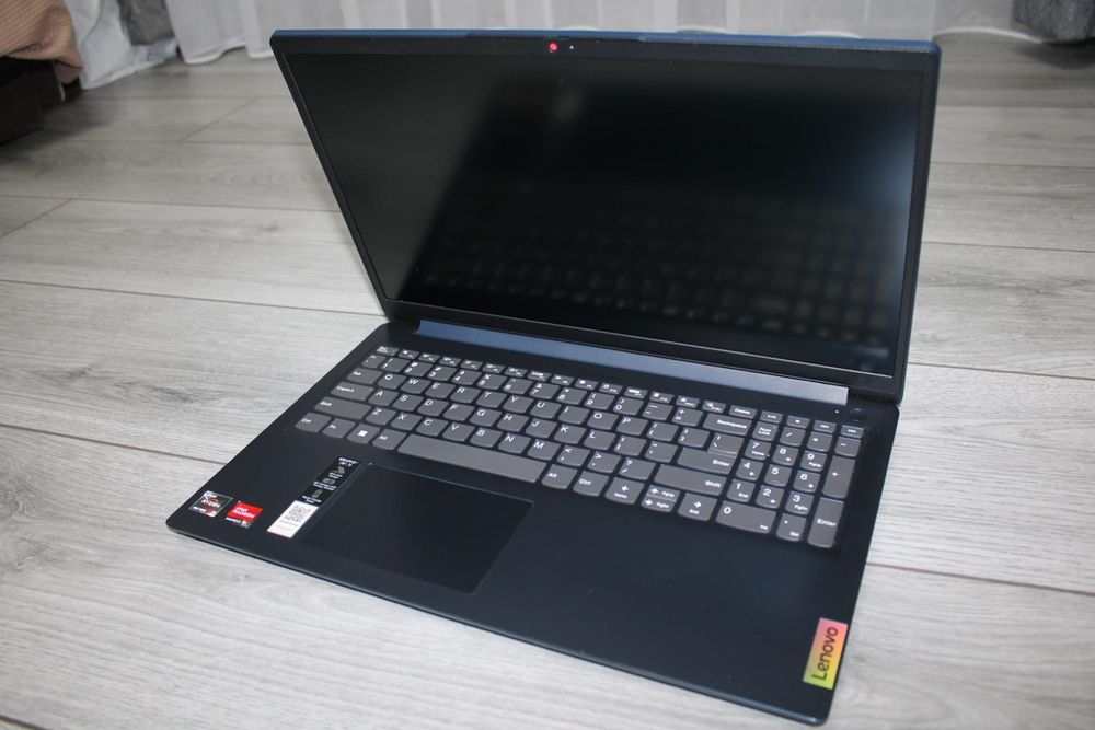 Laptop lenovo ideeapad 1