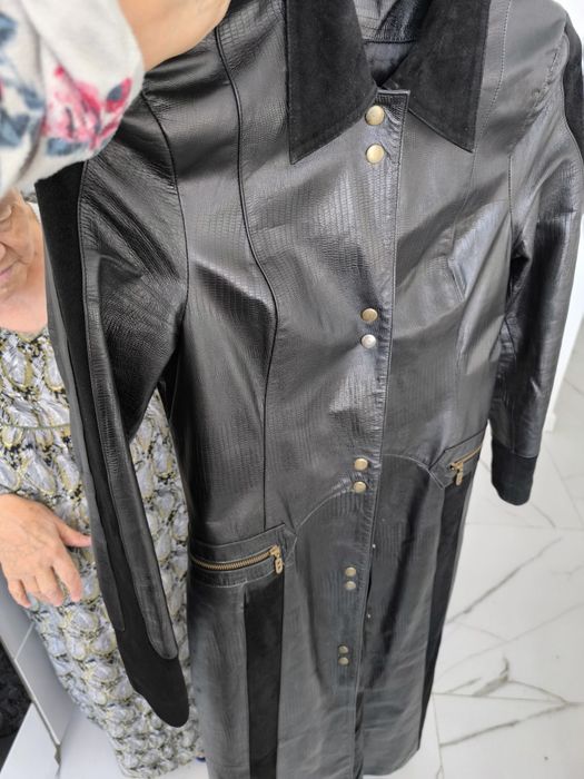 Кожаное пальто димесезонное