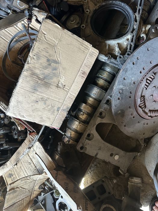 Запчасти на двигатель даф105/460
