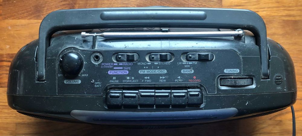 Продавам почти неиползван радиокасетофон AIWA CS-160 в отличен вид