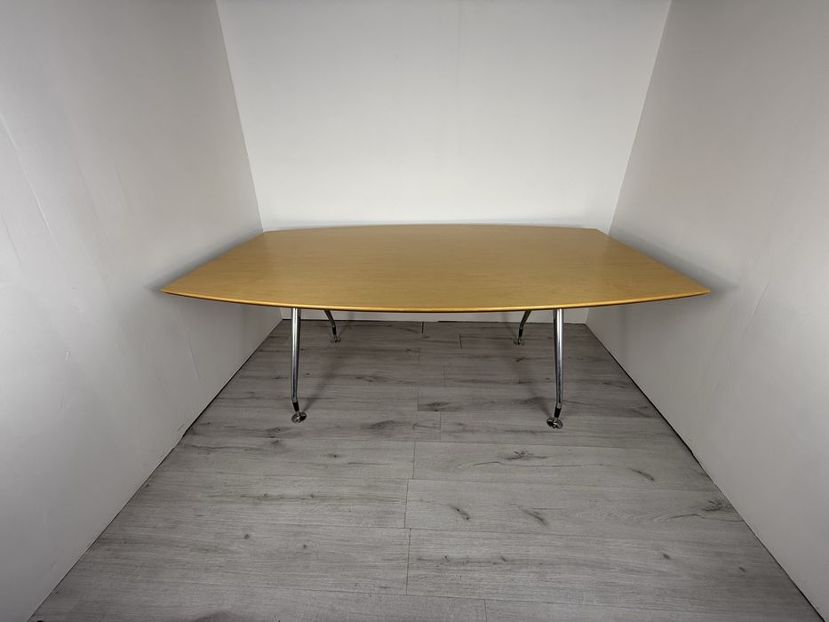 Офис конферентна и посетителска маса масивно дърво клен, обзавеждане