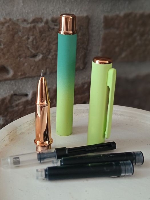 STILOU cu sistem de umplere + cartuse