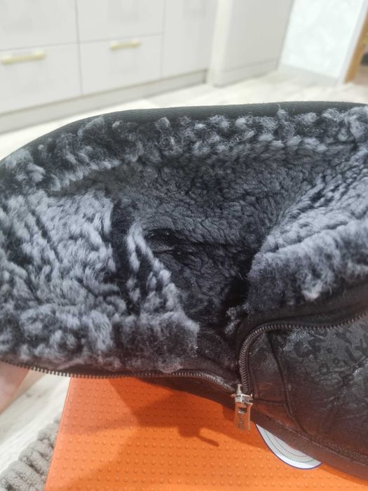 Продам уги детские 36 размер и 34 размер