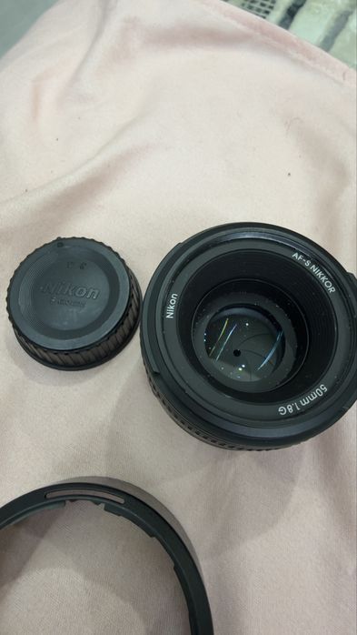 Продам Nikon D3500